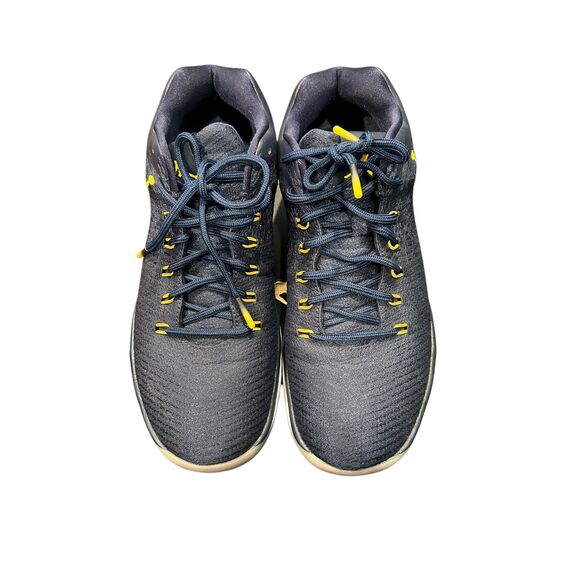 Michigan Air Jordan's XXXI Low  Size men's  9.5 - Picture 3 of 8